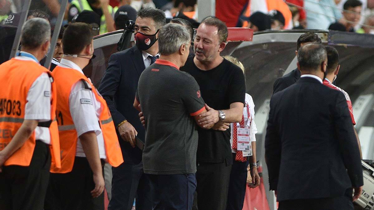 Bu sezon UEFA Şampiyonlar liginde ülkemizi temsil eden son şampiyon Beşiktaş'ta eksik çok kadro yok.