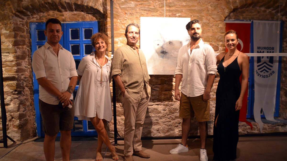 Halit Akçatepe'nin kızı Bodrum'da sergi açtı