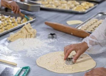 Kadın kooperatifi ilçenin ilk pastanesini açtı