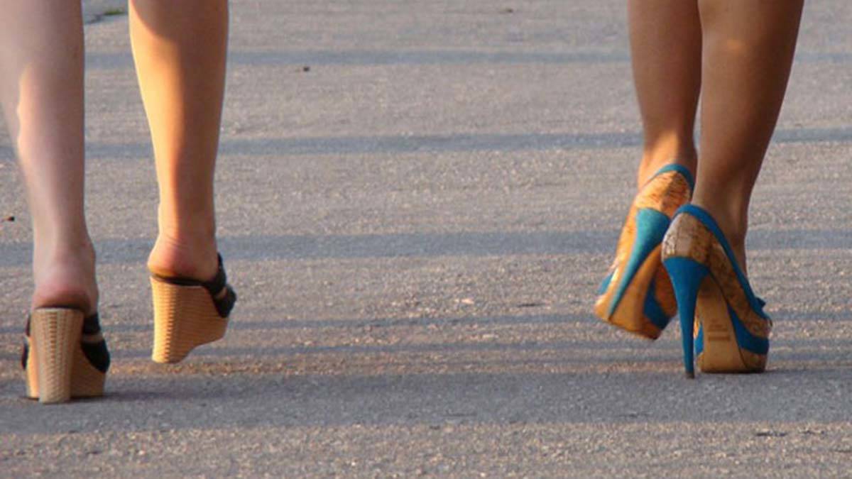 Yüksek topuklu ayakkabılara dikkat