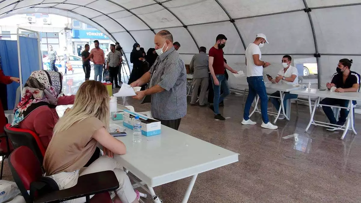 Kilis'te koronavirüsten hastaneye yatanlar aşısız