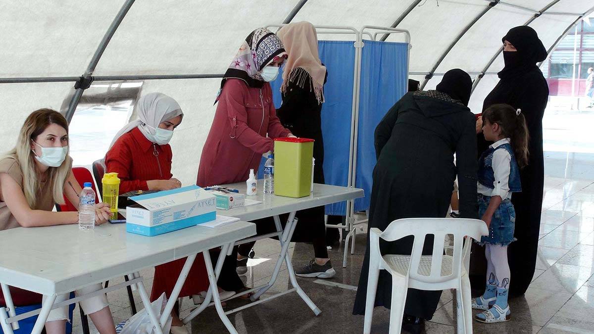 Kilis'te koronavirüsten hastaneye yatanlar aşısız
