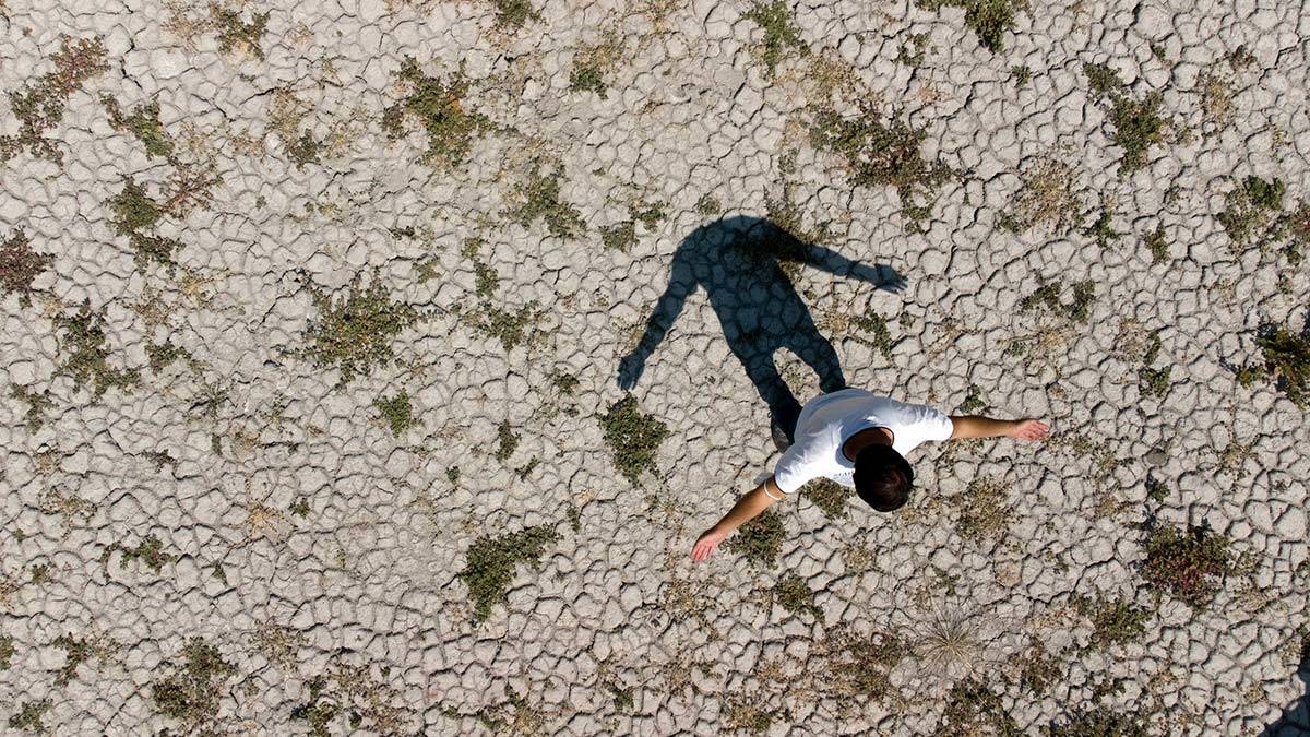 Kuruyan Akşehir Gölü'nde araçla gezilebiliyor