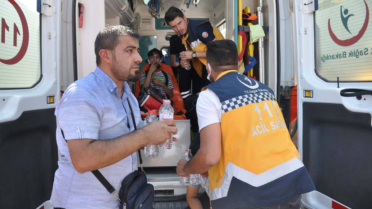 Muş'ta 6 katlı binada yangın; can pazarı yaşandı