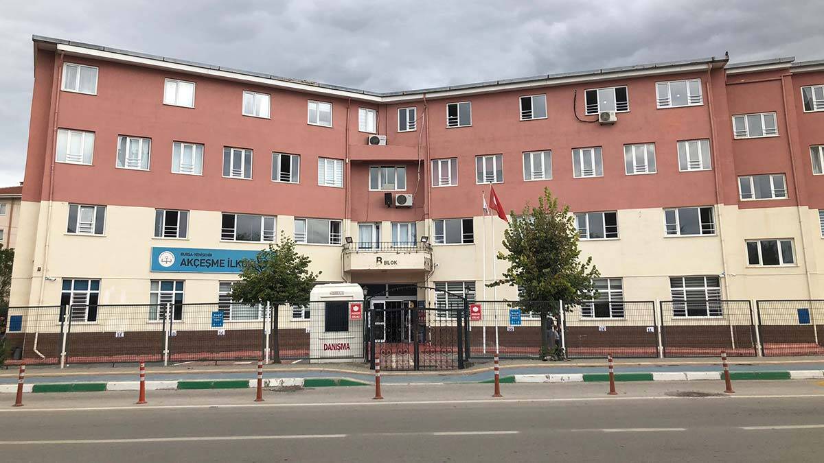 Öğrencinin testi pozitif çıktı arkadaşları karantinaya alındı