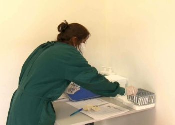 Aşı olmayanlar için PCR test zorunluluğu başladı