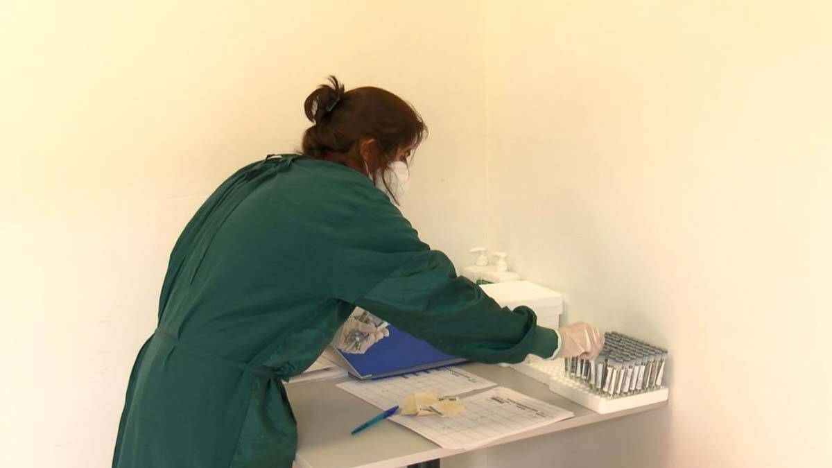 Aşı olmayanlar için PCR test zorunluluğu başladı