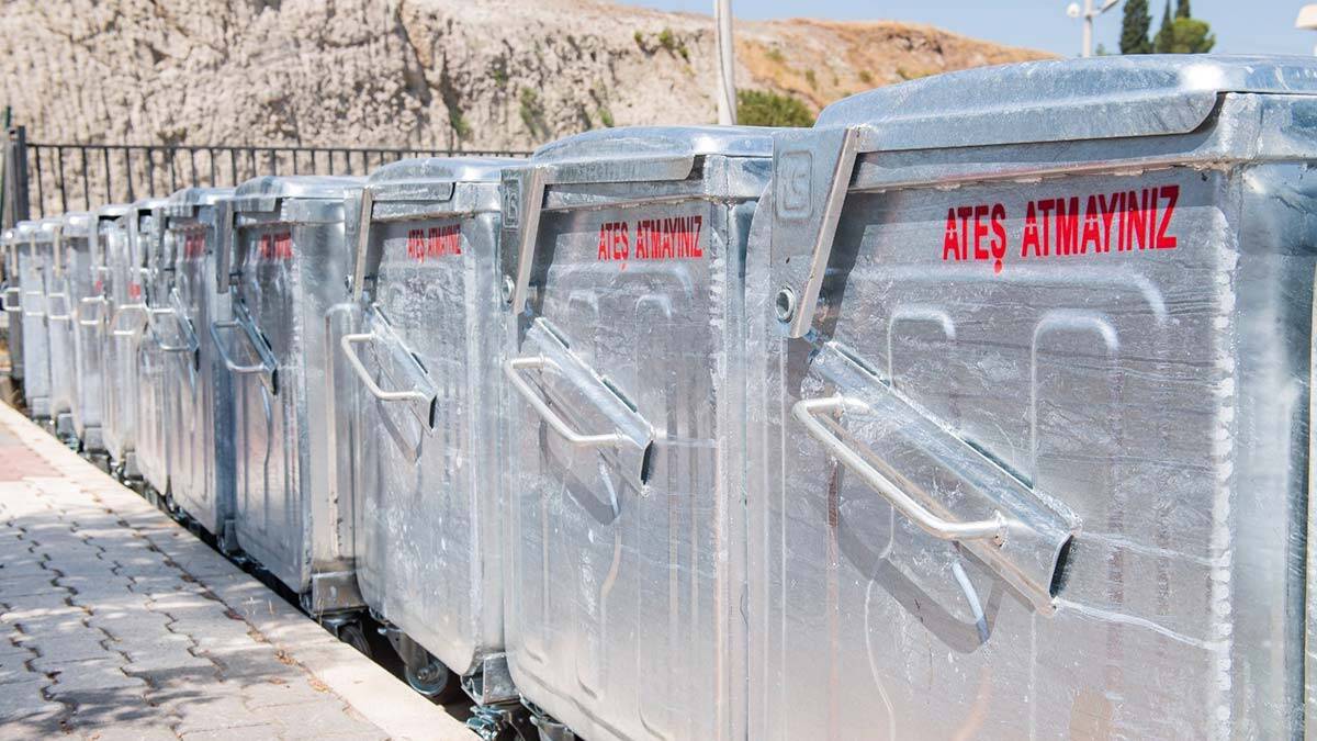 Daha temiz bir İzmir için 5 bin 500 çöp konteyneri
