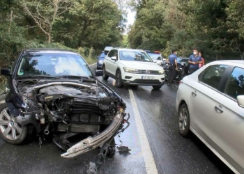 Yağmurda kayganlaşan yolda kaza: 3 yaralı