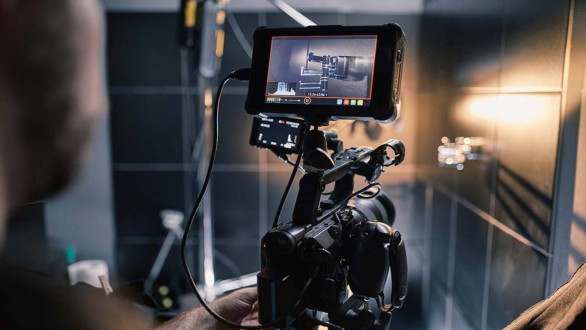 Uyarlanıp Gidiyoruz