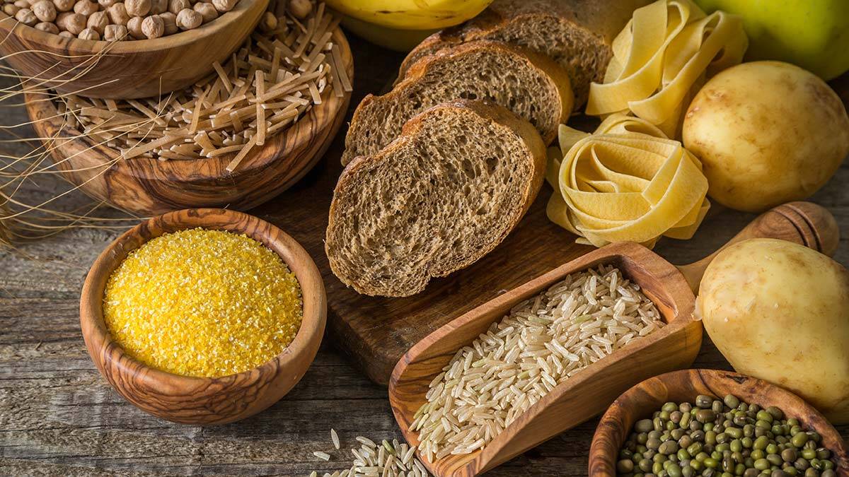 Sporcu beslenmesi hakkında sık sorulan sorulara cevaplar. Bilindiği gibi, beslenme herkes için çok önemlidir. Çünkü beslenme sağlığın en önemli bileşenidir. O yüzden sağlıklı yaşamak için sağlıklı beslenmeye çok özen göstermeliyiz.