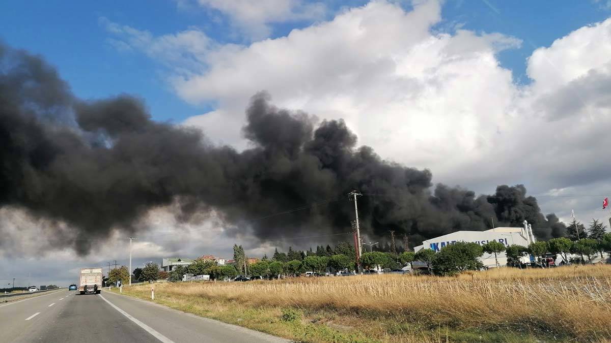 Silivri'de fabrikada yangın