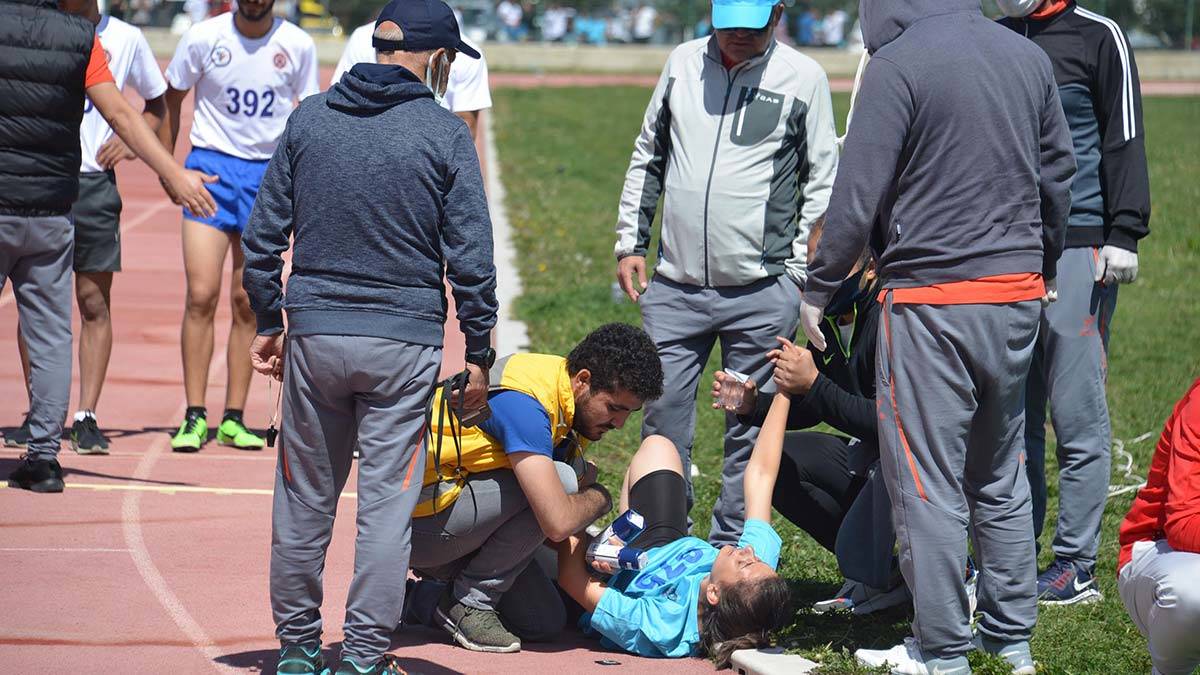 Spor Bilimleri Fakültesi'nde bayıltan sınav