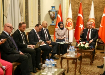 Şentop, Viyana'da gazetecilerle bir araya geldi