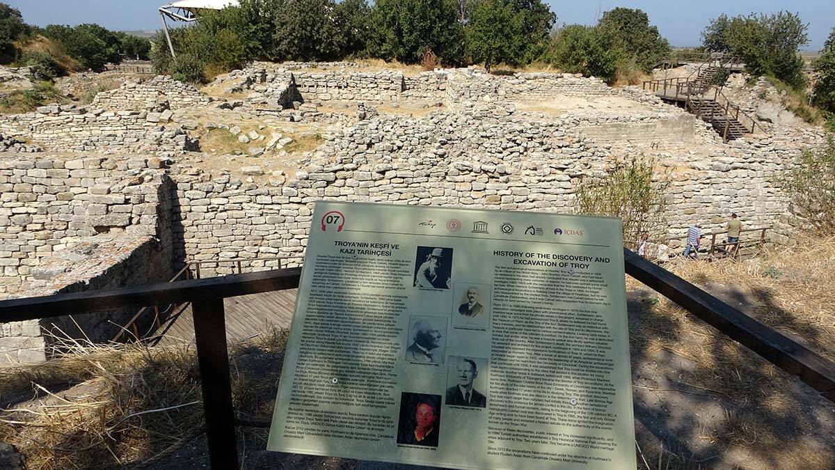 Troya Örenyeri'nde 150'nci yıl kazıları sürüyor