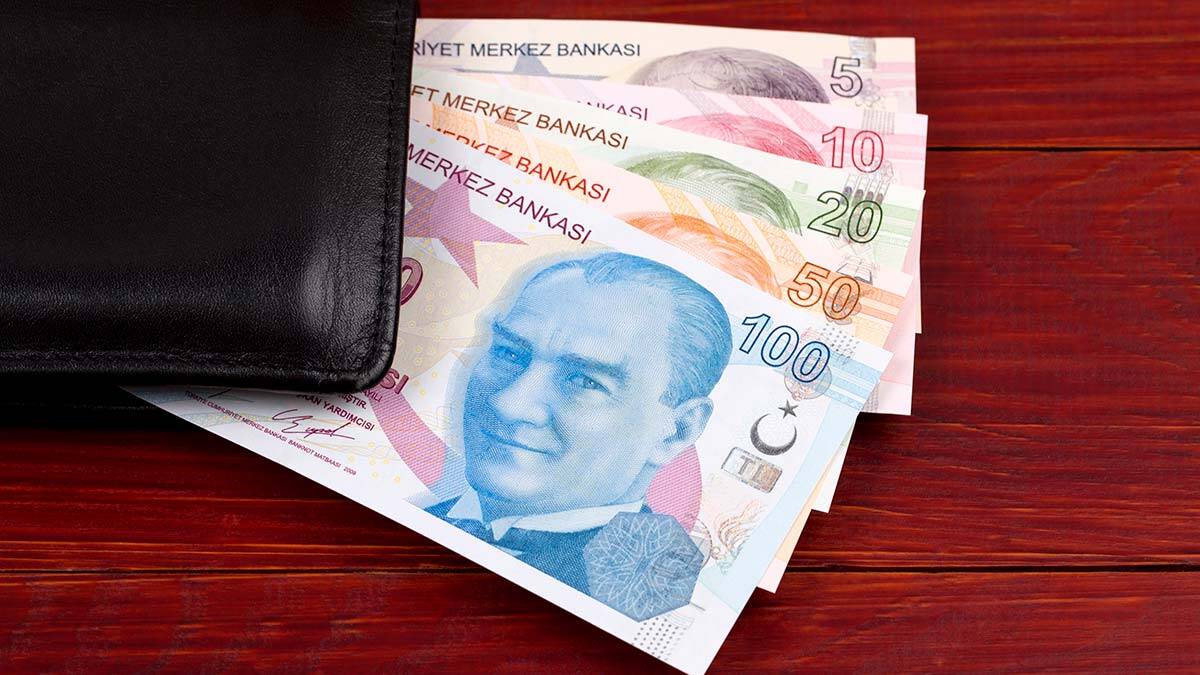 Gençler vaat değil çözüm istiyor