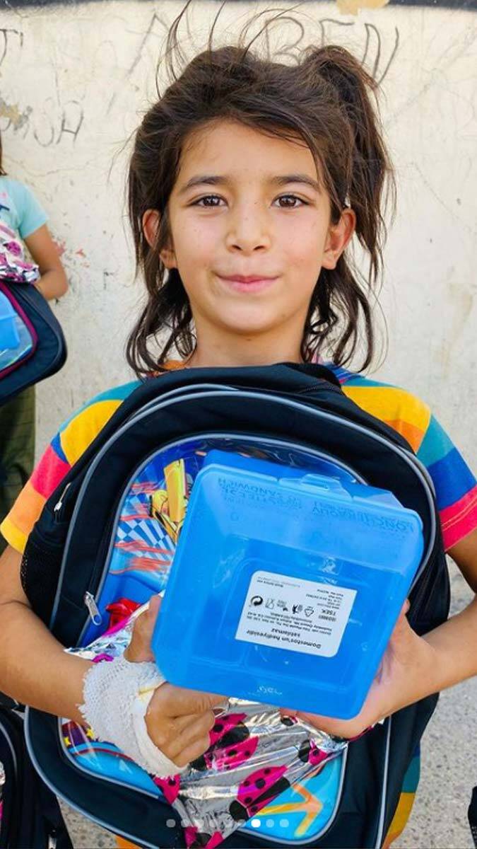 Eğitim herkesin hakkı, okula çocuklar mutlu gitmeliler. Bazen çocuklar hayata mücadele ile başlıyorlar. Ailesi fakir olan çok kardeşi olan babası gelir düzeyi yeterli olmayan çocuklar eğitim hakkını alırken aynı fırsatlara sahip olamıyor.