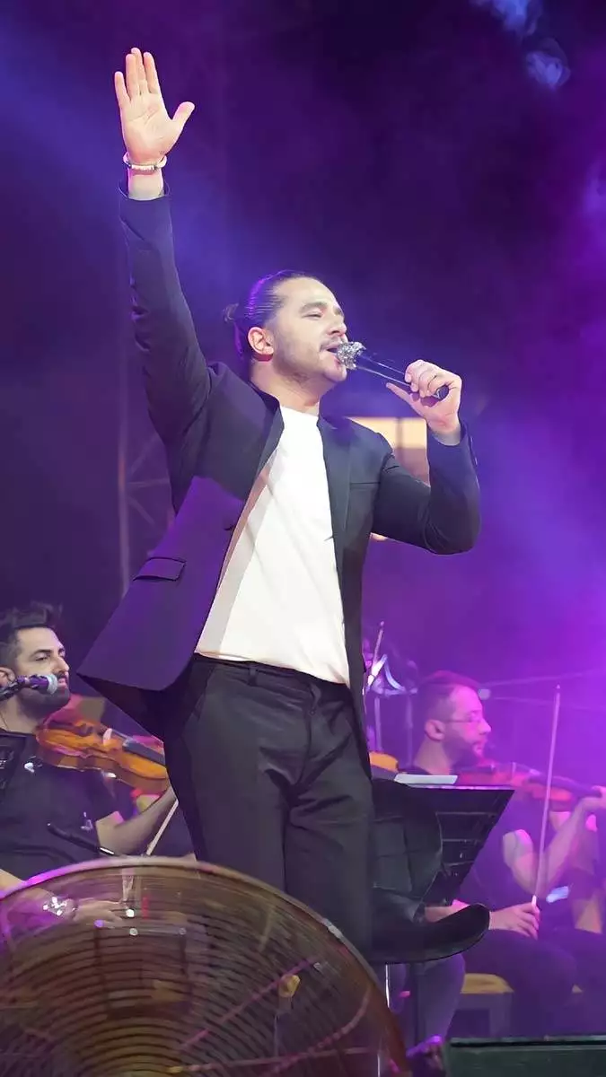 Özgür can çoban konserden konsere koşuyor