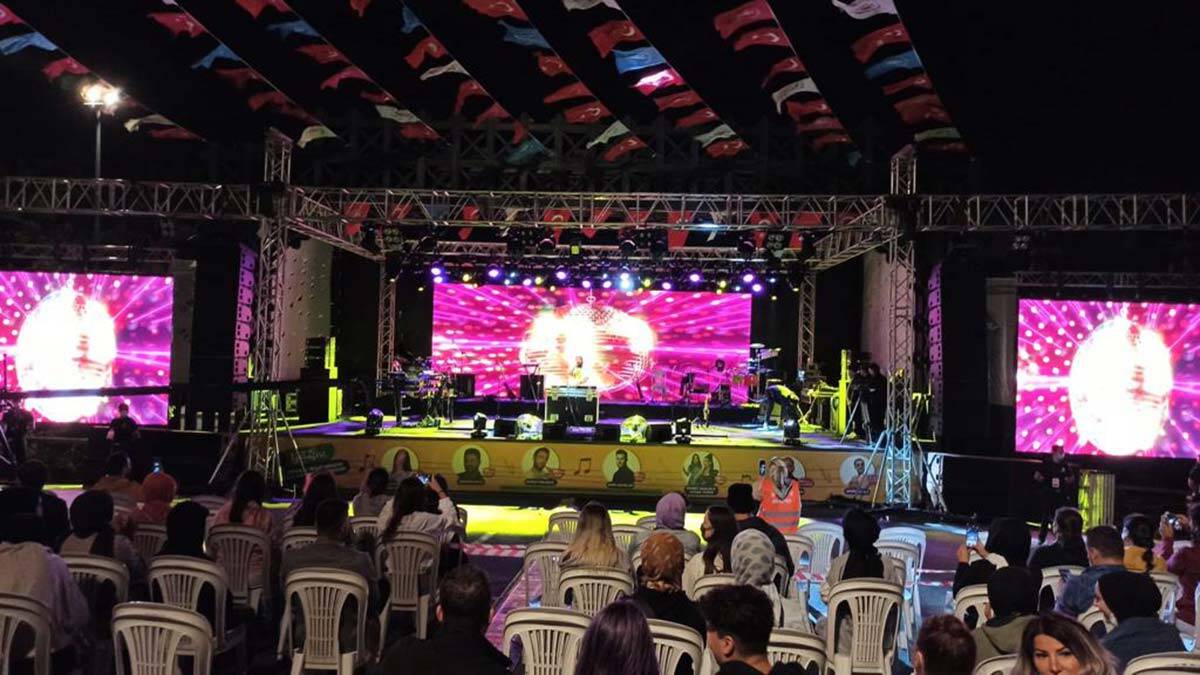 Yazfest 2021 Derya Uluğ ile başladı