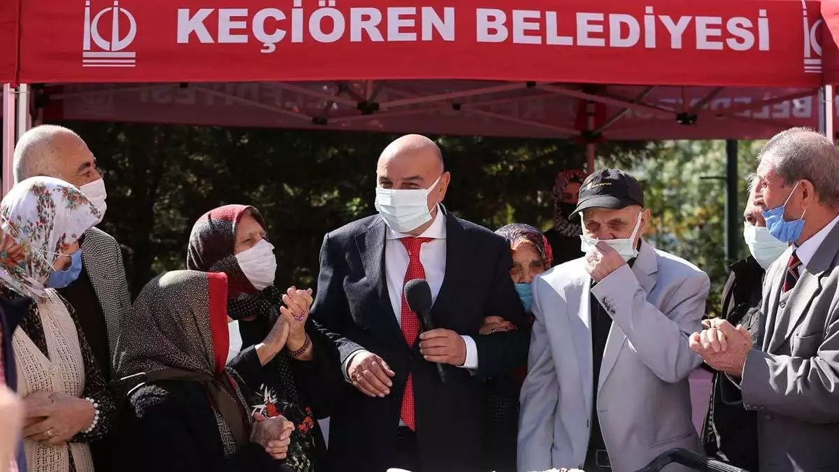 Keçiören belediyesi 1 ekim dünya yaşlılar günü kapsamında tepebaşı mahallesi’nde bulunan huzurevinde kutlama etkinliği düzenledi.