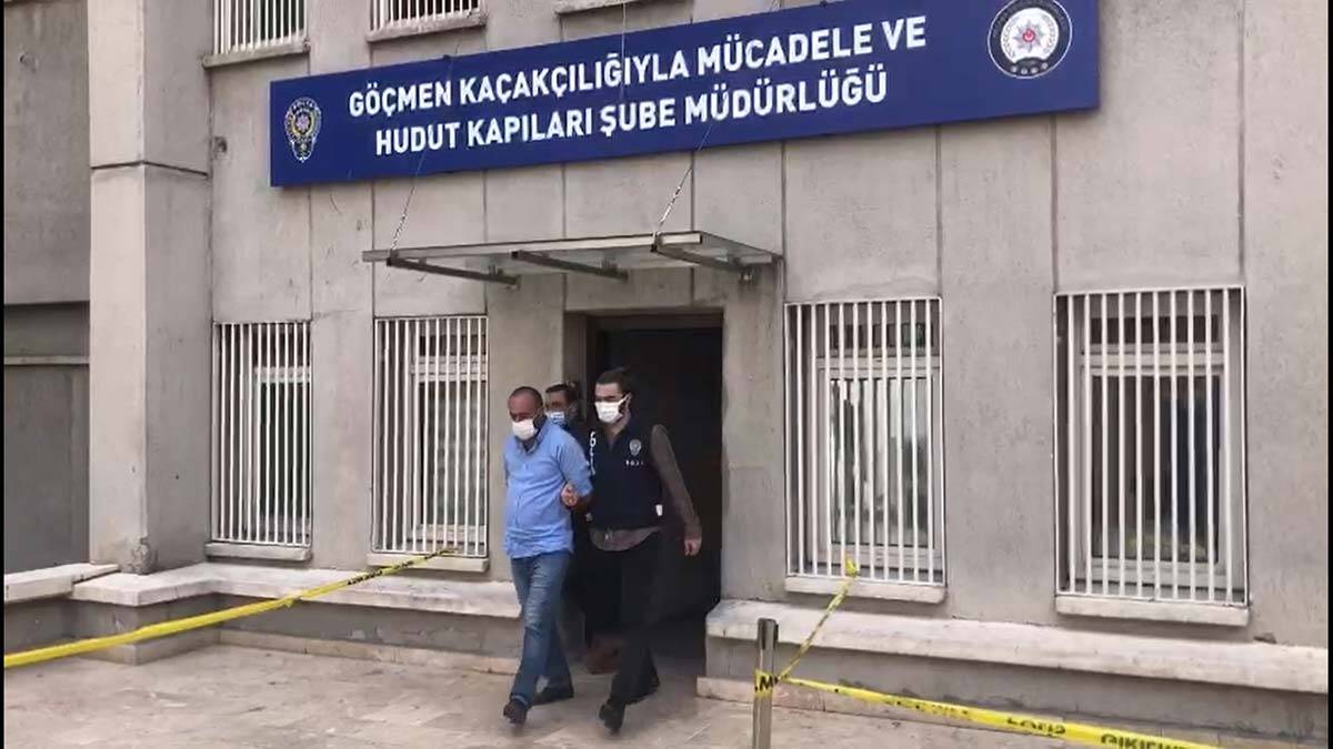 17 kişilik minibüsten, 31 göçmen çıktı