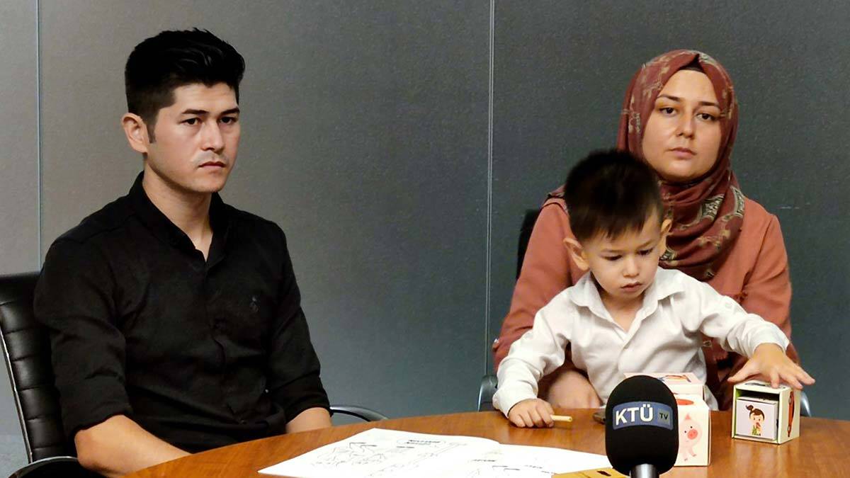 2 yaşında ilk kez biyonik kulakla duydu