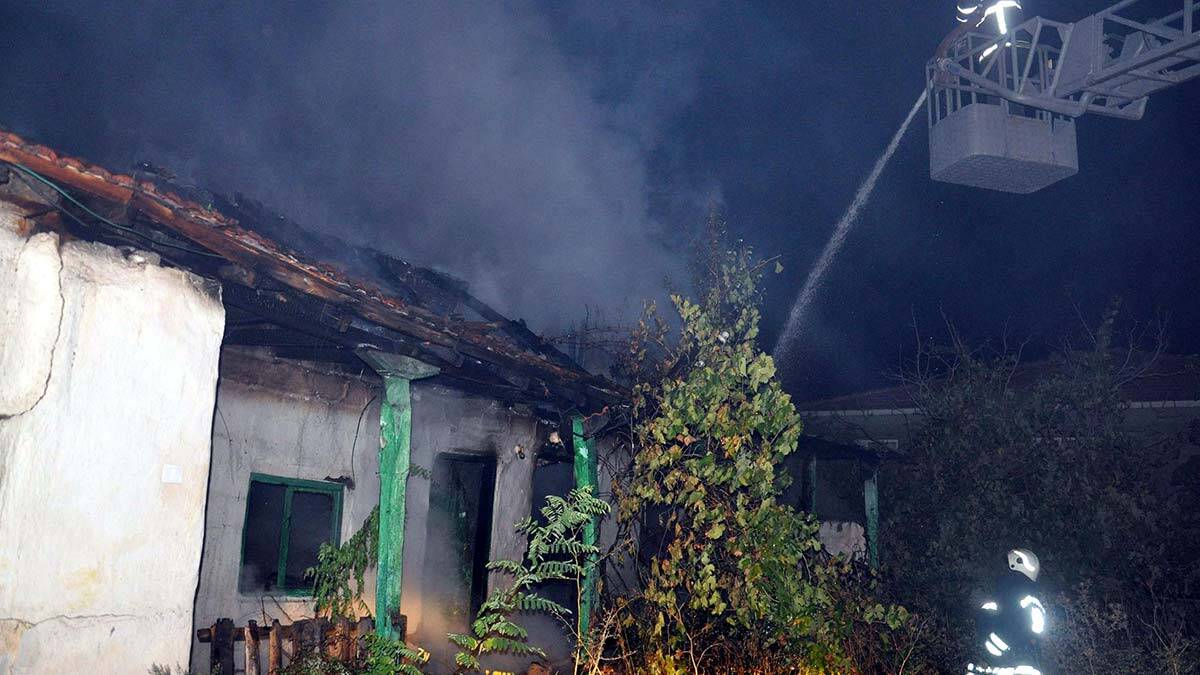 6 evin yandığı mahallede kundaklama şüphesi