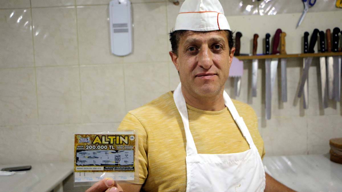 200 bin TL ikramiyeyi oğlu sayesinde kurtardı