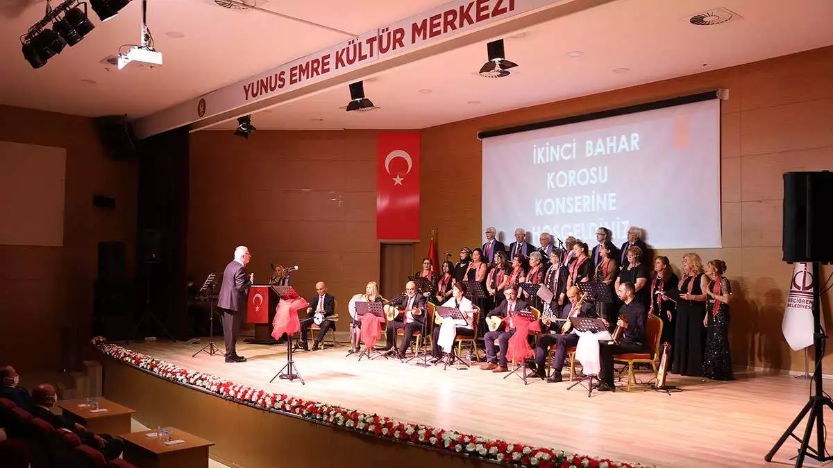 İkinci bahar türk halk müziği korosu keçiören'de