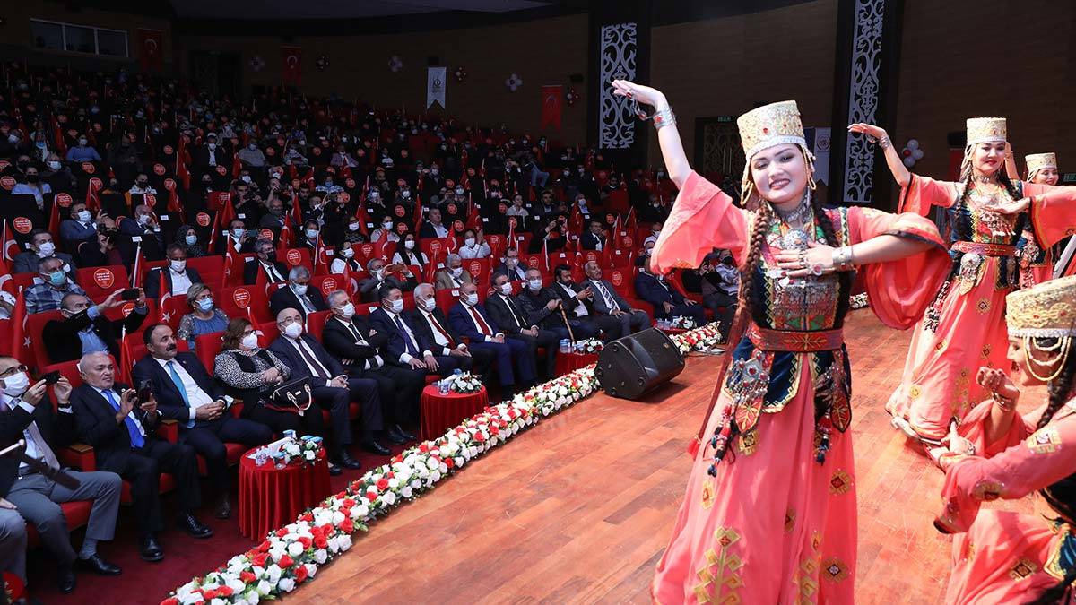 Keçiören Belediyesi, TİKA ve Ankara Kulübü Derneği işbirliğinde Ankara'nın başkent oluşu Keçiören'de coşkuyla kutlandı.