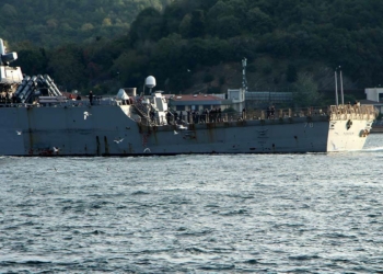 ABD savaş gemisi Karadeniz'e açıldı