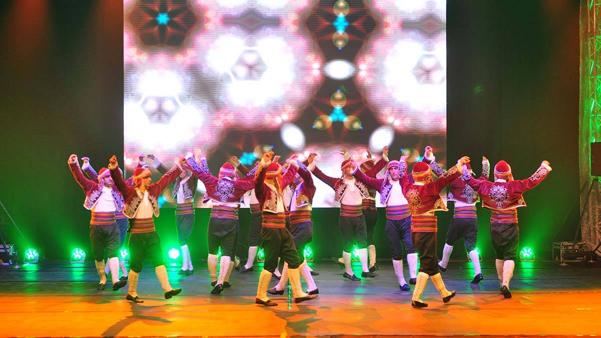 Folklor Müzik Gençlik Topluluğu ve Gençlik Spor Kulübü FOMGET kurs kayıtları başladı.