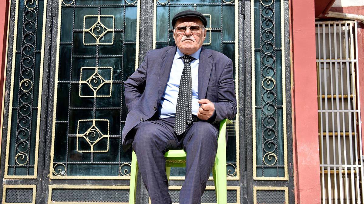 Açılmayan bölüm için tek kişilik oturma eylemi