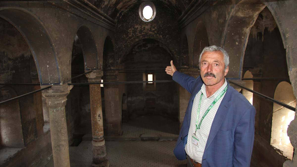 Agios Prokopios Kilisesi'ni defineciler tahrip etti