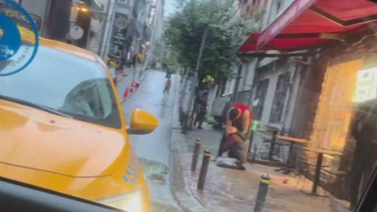 Amerikalı turist otel çalışanını darbetti