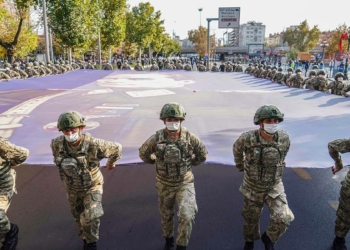 Ankara'da Cumhuriyet Bayramı kortej yürüyüşü