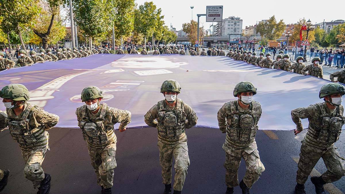 Ankara'da Cumhuriyet Bayramı kortej yürüyüşü