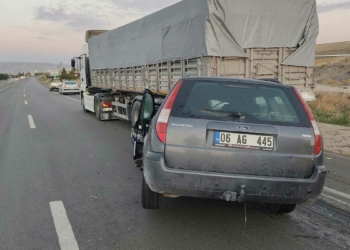 Ankara'da otomobil TIR'a çarptı: 1 ölü