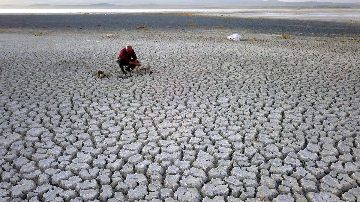 Arin Gölü kuraklık nedeniyle yüzde 15 küçüldü