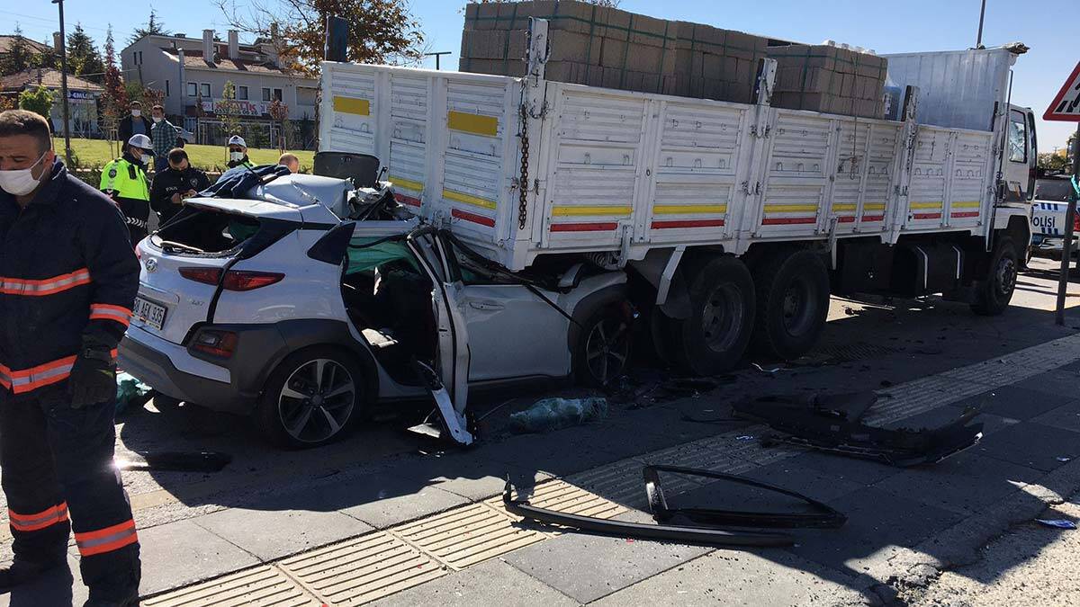 Asistan doktor nöbet çıkışı kazada hayatını kaybetti