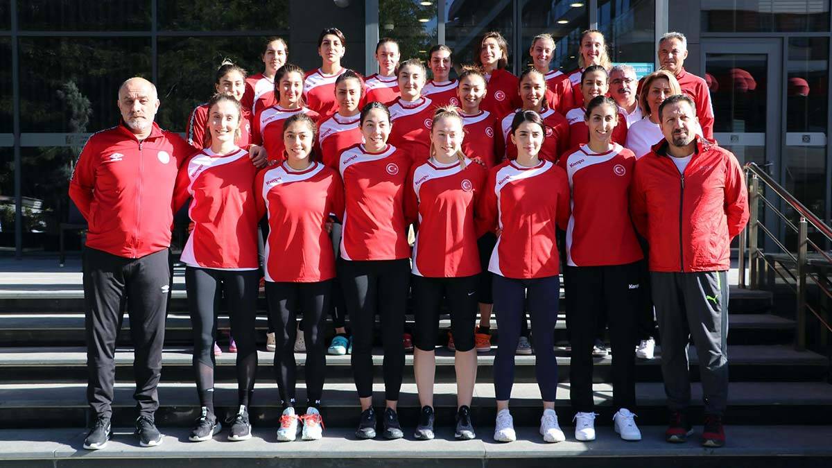 Avrupa Hentbol Şampiyonası için A Milli Takım kampta