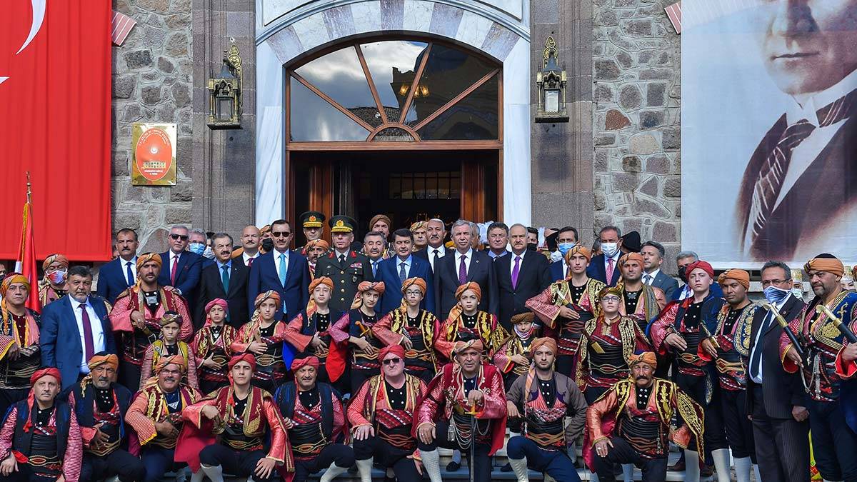 Ankara'nın başkent oluşunun 98. yıl dönümü Başkent’te çeşitli etkinliklerle kutlandı.