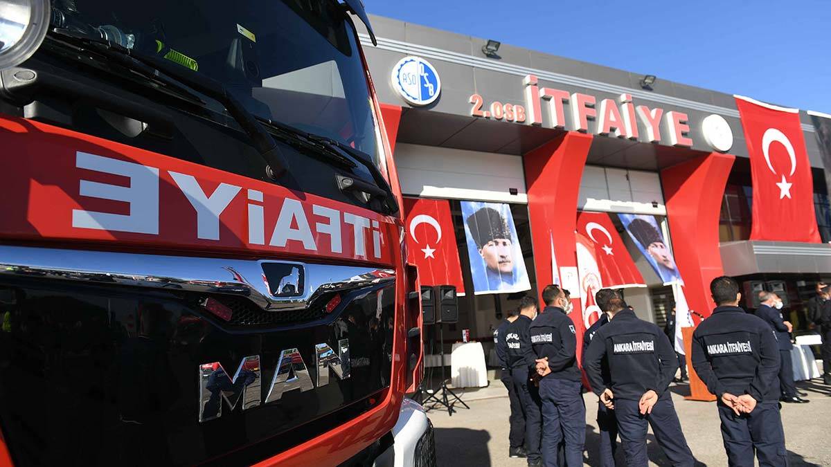 Ankara İtfaiyesi'ne köpük kulesi aracı