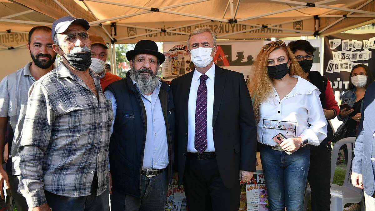 Ankara Tiyatroları'nın sezon açılışı şenliğe dönüştü