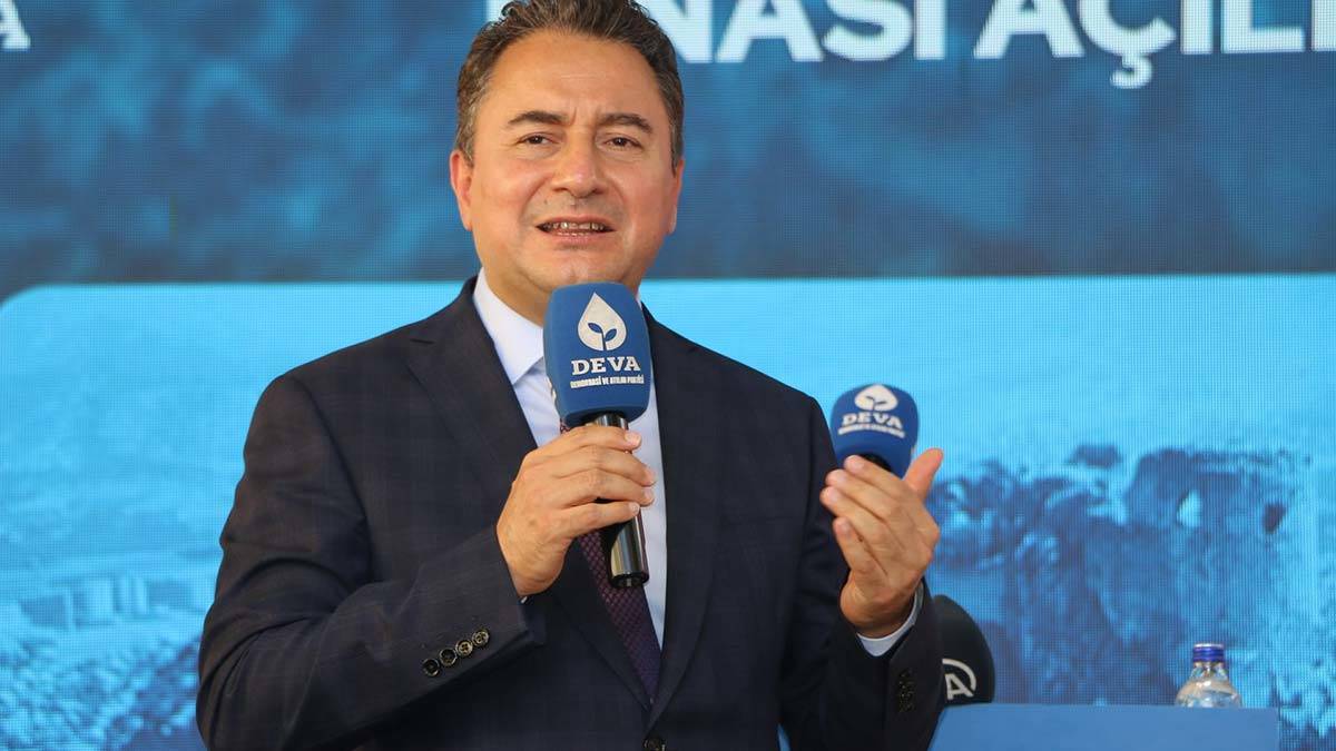 Babacan, Kozan'da parti binasının açılışını yaptı