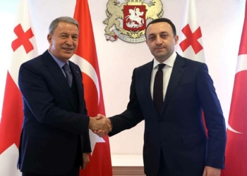 Bakan Akar, Gürcistan Başbakanı ile görüştü