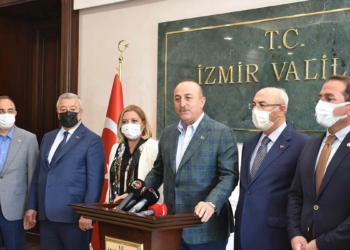 Bakan Çavuşoğlu İzmir Valisi'ni ziyaret etti