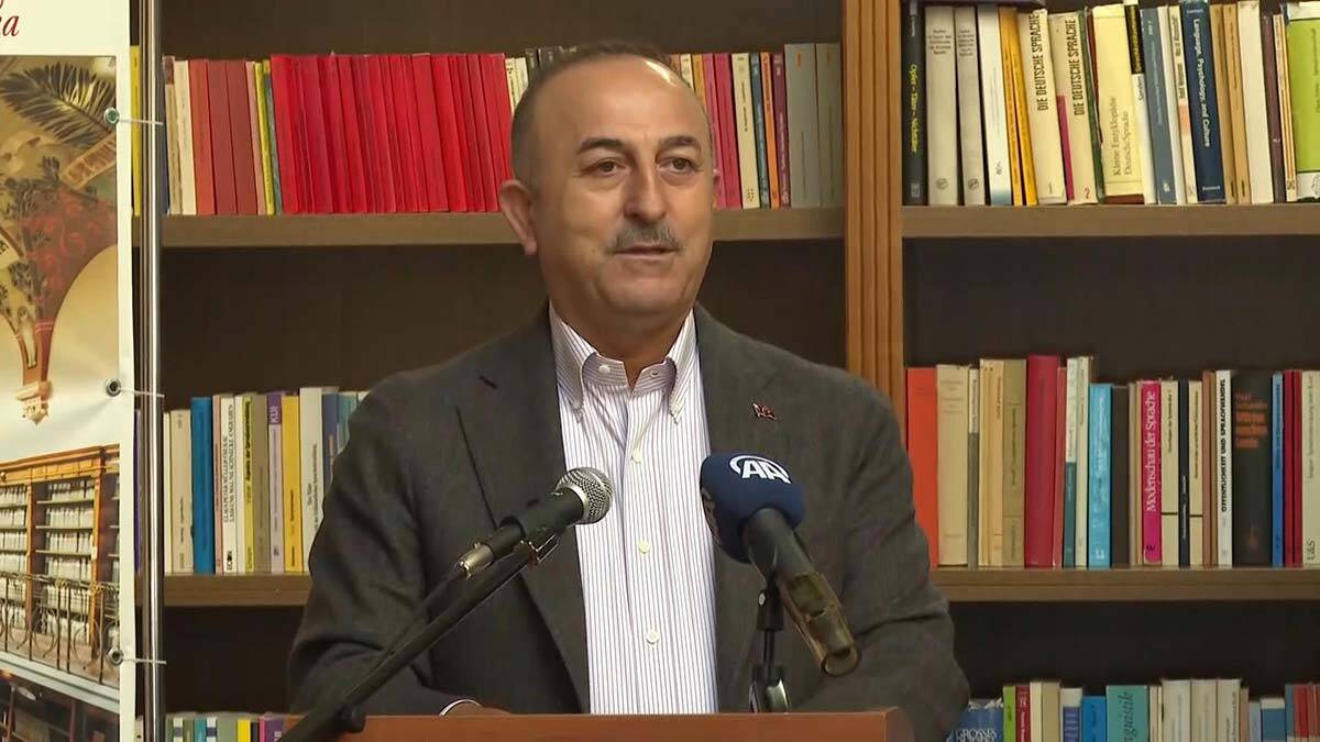 Bakan Çavuşoğlu'ndan ilkeli ve insani diplomasi mesajı