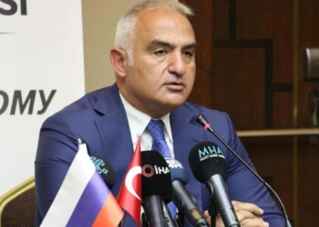 Bakan Ersoy: Turist sayısı 2,5 milyonu geçti
