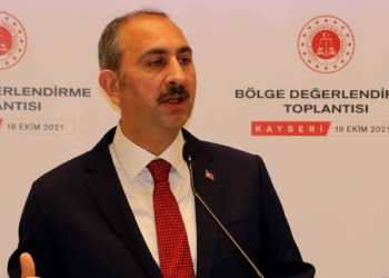 Bakan Gül: Yargı asla el uzatılacak bir yer değildir
